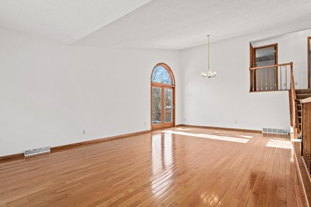 11010 40th Place N, Plymouth, MN 55441