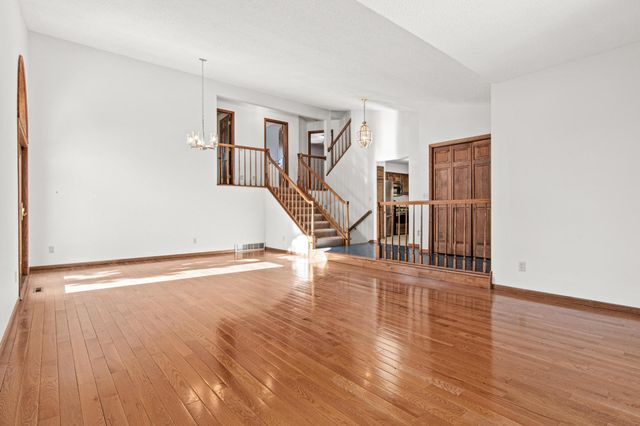 11010 40th Place N, Plymouth, MN 55441