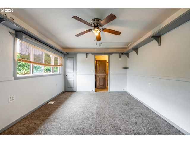 12020 Ne THOMPSON St, Portland, OR 97220