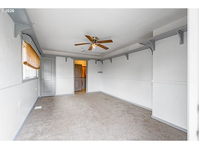 12020 Ne THOMPSON St, Portland, OR 97220