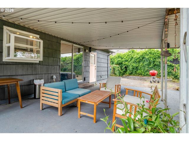 12020 Ne THOMPSON St, Portland, OR 97220
