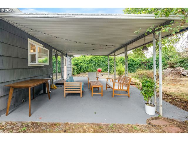 12020 Ne THOMPSON St, Portland, OR 97220