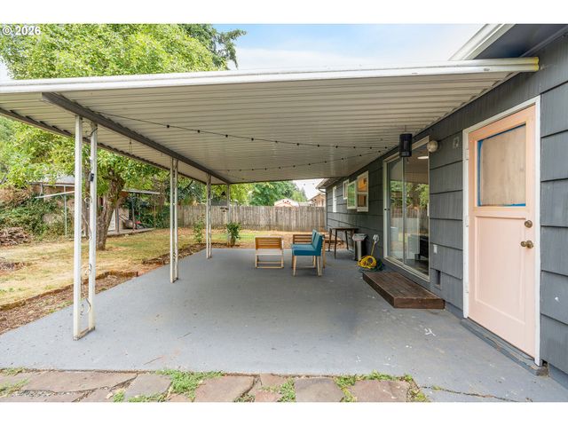 12020 Ne THOMPSON St, Portland, OR 97220