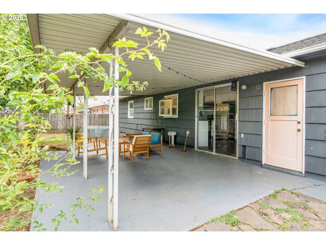 12020 Ne THOMPSON St, Portland, OR 97220