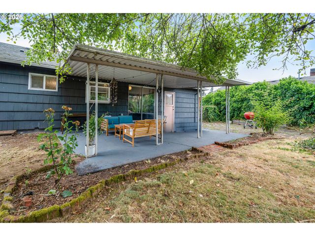 12020 Ne THOMPSON St, Portland, OR 97220
