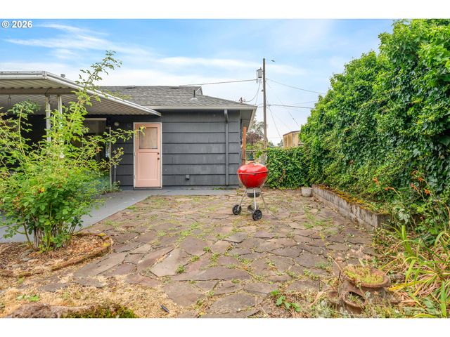 12020 Ne THOMPSON St, Portland, OR 97220