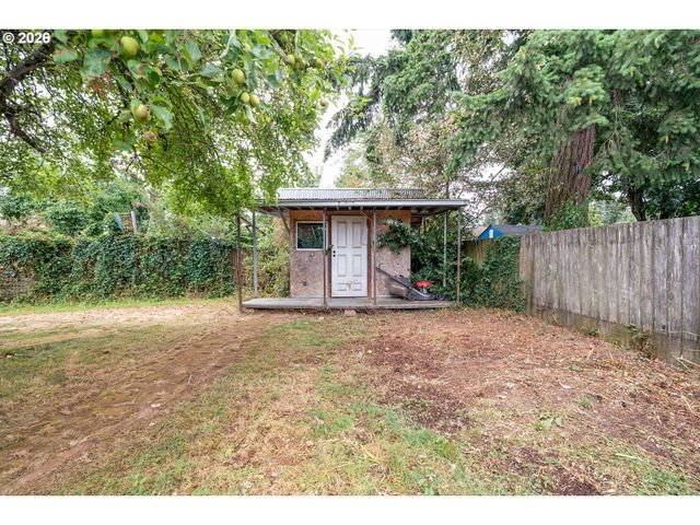 12020 Ne THOMPSON St, Portland, OR 97220