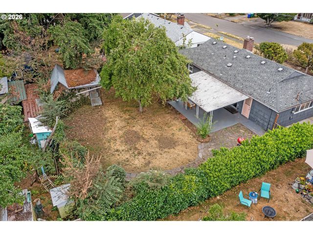 12020 Ne THOMPSON St, Portland, OR 97220