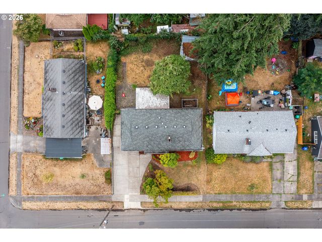 12020 Ne THOMPSON St, Portland, OR 97220