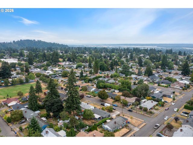12020 Ne THOMPSON St, Portland, OR 97220