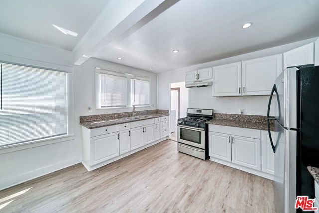 1329 S TREMAINE Avenue, Los Angeles, CA 90019