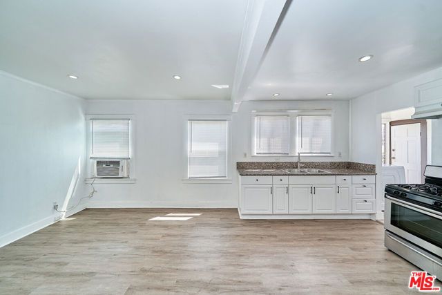 1329 S TREMAINE Avenue, Los Angeles, CA 90019