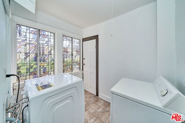 1329 S TREMAINE Avenue, Los Angeles, CA 90019