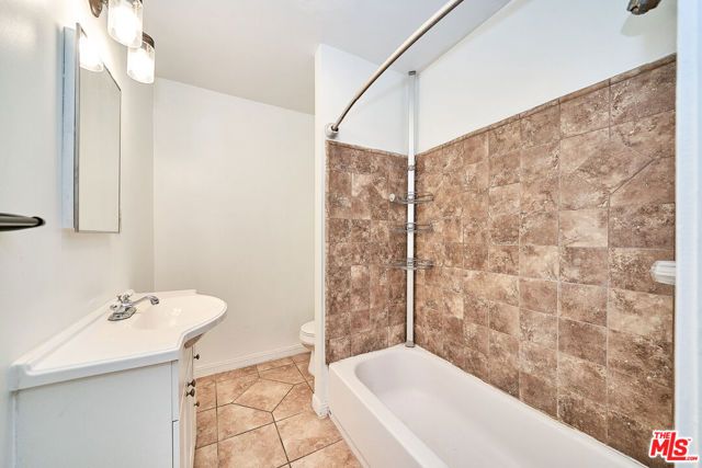 1329 S TREMAINE Avenue, Los Angeles, CA 90019