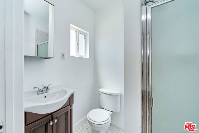 1329 S TREMAINE Avenue, Los Angeles, CA 90019