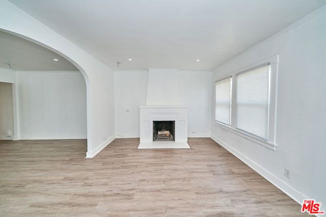 1329 S TREMAINE Avenue, Los Angeles, CA 90019