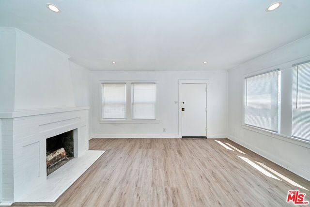 1329 S TREMAINE Avenue, Los Angeles, CA 90019