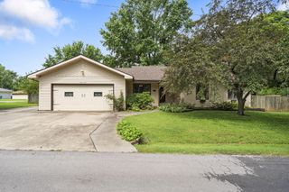 1801 West Cherokee Street, Springfield, MO 65807