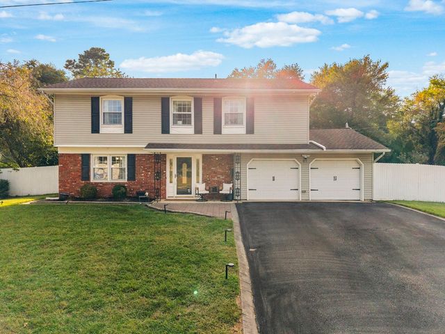47 Old Bridge Drive, Howell, NJ 07731