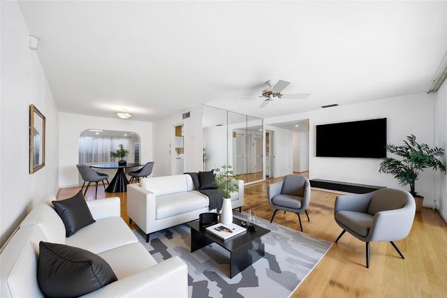 4129 NORTHMEADOW CIRCLE, Tampa, FL 33618