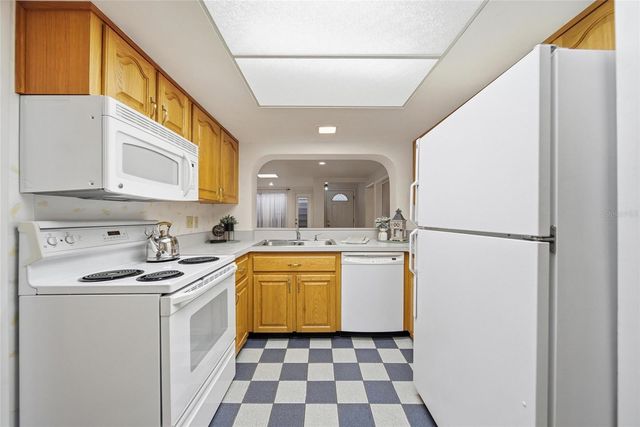 4129 NORTHMEADOW CIRCLE, Tampa, FL 33618