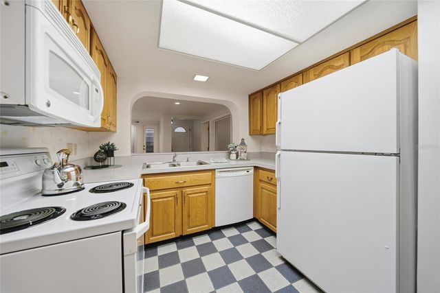 4129 NORTHMEADOW CIRCLE, Tampa, FL 33618