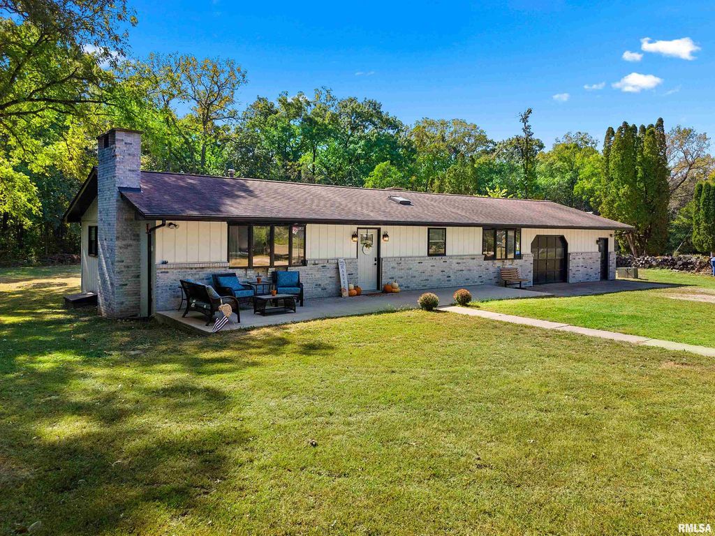 1126 E TRUITT Road, Chillicothe, IL 61523