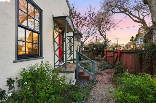 1564 Sacramento St, Berkeley, CA 94702