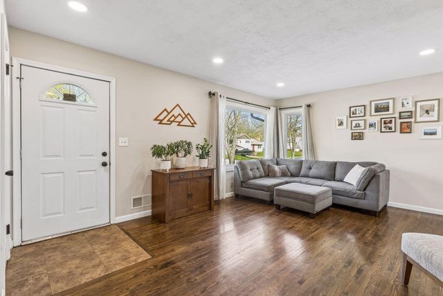 9037 Emerson Avenue S, Bloomington, MN 55420