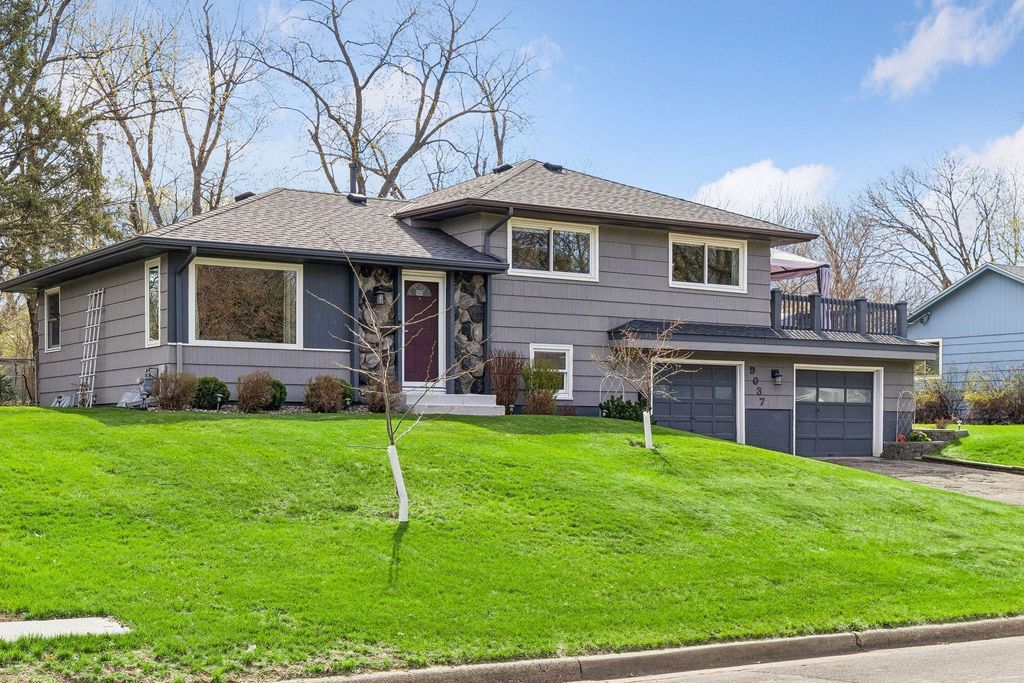 9037 Emerson Avenue S, Bloomington, MN 55420