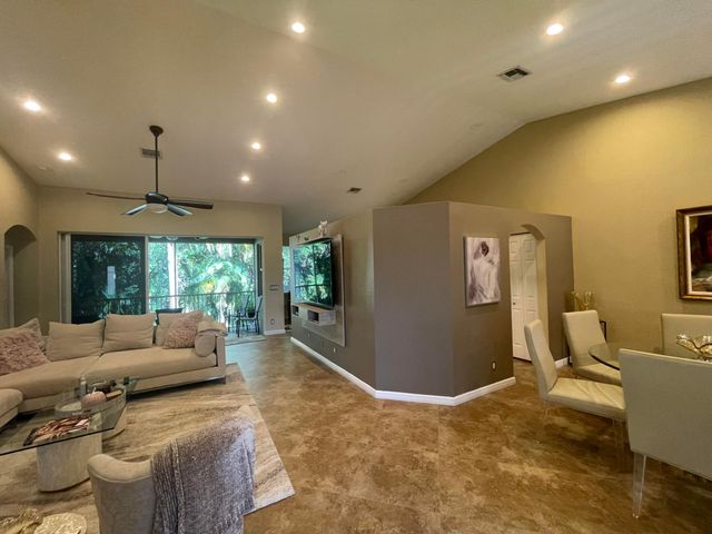 16075 Sims Road 203, Delray Beach, FL 33484