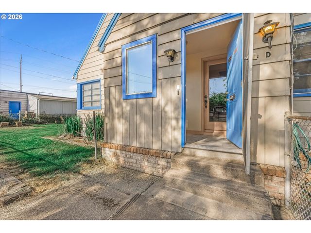 8935 Se STANLEY Pl, Portland, OR 97206