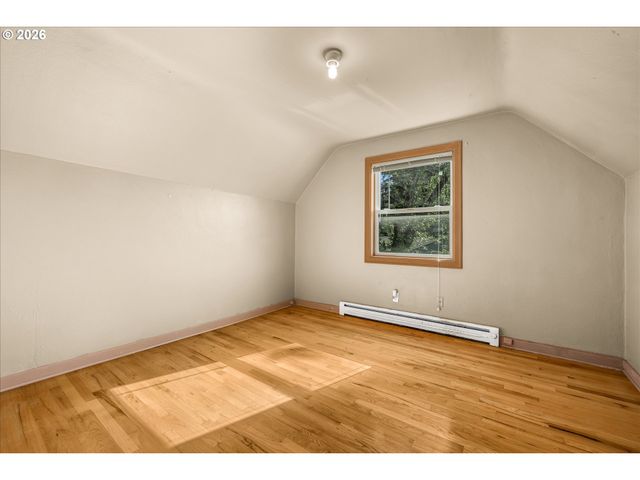 8935 Se STANLEY Pl, Portland, OR 97206