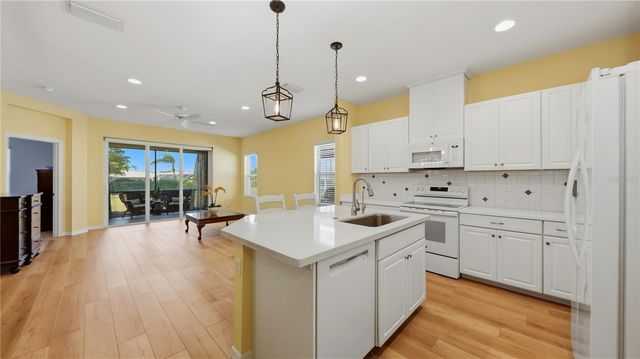 1504 CALLE GRAND STREET, Bradenton, FL 34209