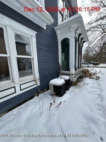 327 E Lawrence Avenue, Charlotte, MI 48813