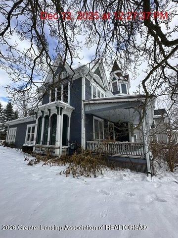 327 E Lawrence Avenue, Charlotte, MI 48813