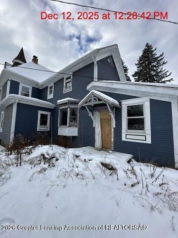 327 E Lawrence Avenue, Charlotte, MI 48813