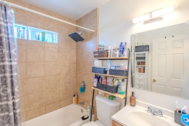 4006 35th St, Sacramento, CA 95820