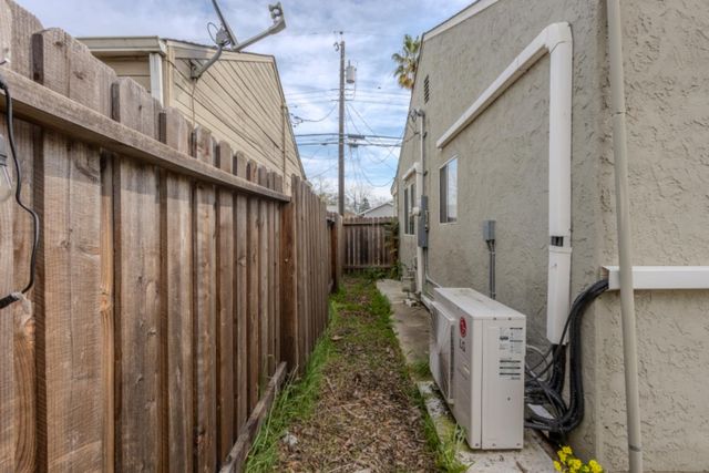 4006 35th St, Sacramento, CA 95820