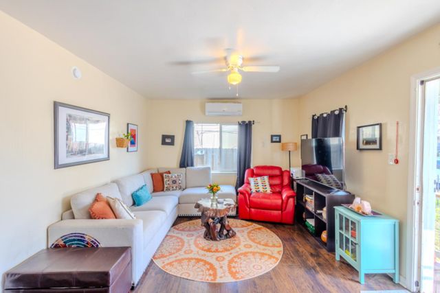 4006 35th St, Sacramento, CA 95820