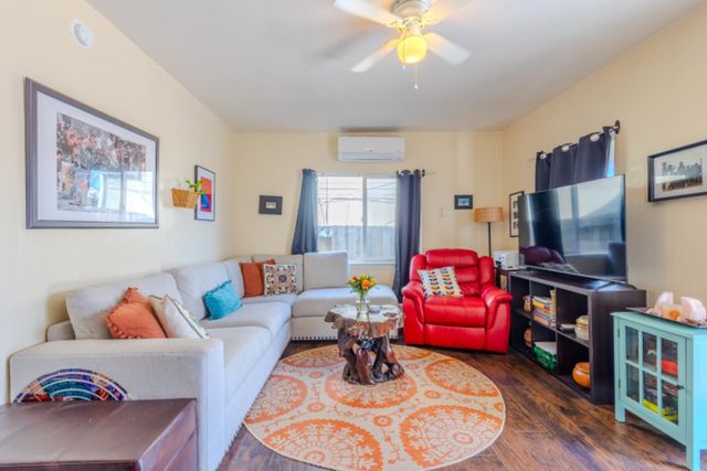 4006 35th St, Sacramento, CA 95820