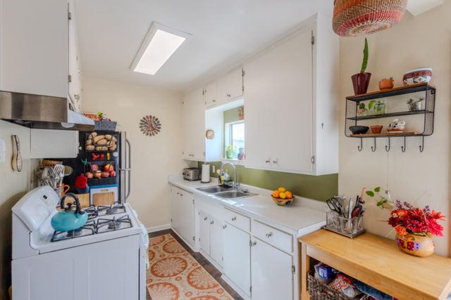 4006 35th St, Sacramento, CA 95820