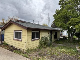 4121 S 10th STREET, Milwaukee, WI 53221