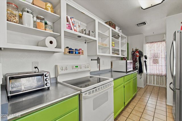 1811 S 39TH Street 4, Mesa, AZ 85206