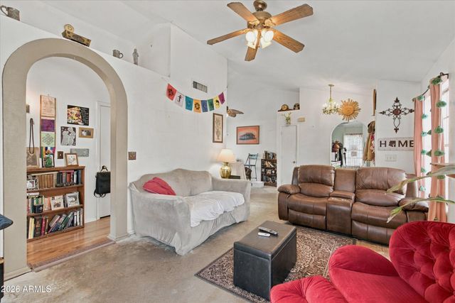 1811 S 39TH Street 4, Mesa, AZ 85206
