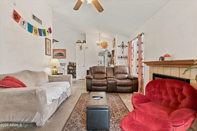 1811 S 39TH Street 4, Mesa, AZ 85206