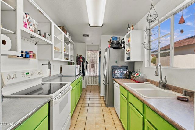 1811 S 39TH Street 4, Mesa, AZ 85206
