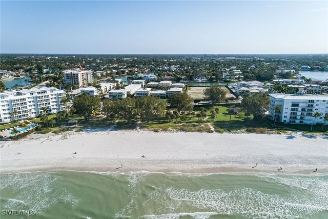 700 Bow Line DR, Naples, FL 34103