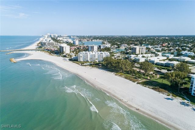 700 Bow Line DR, Naples, FL 34103