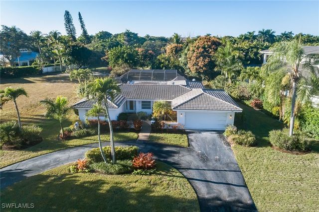 700 Bow Line DR, Naples, FL 34103